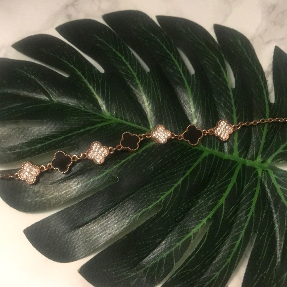 Jewelry - no brand bracelet